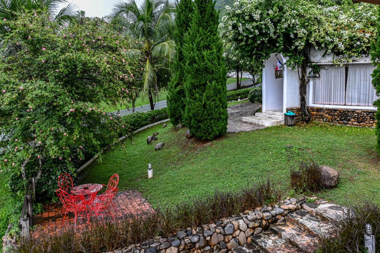 Swiss Valley Hip Resort Suan Phueng Ngoại thất bức ảnh