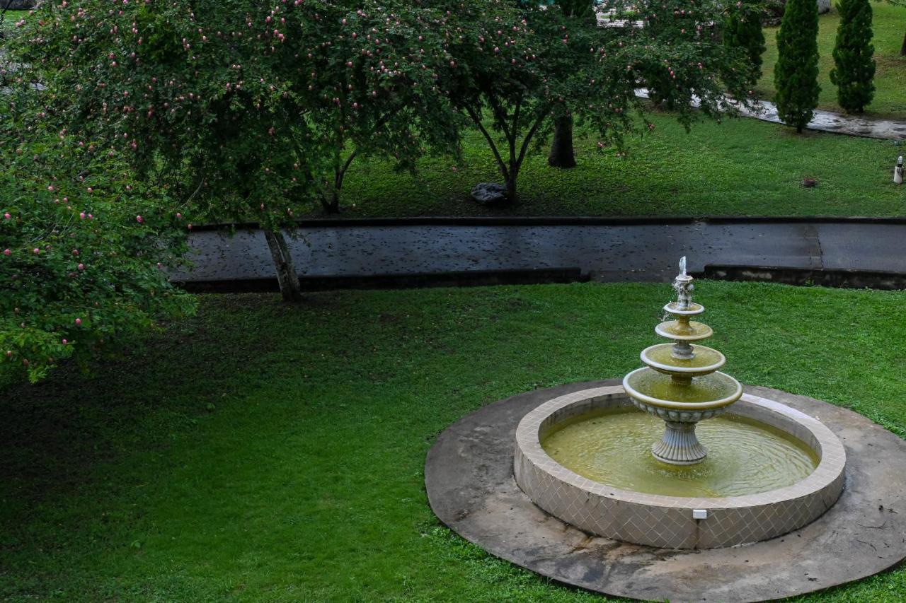 Swiss Valley Hip Resort Suan Phueng Ngoại thất bức ảnh