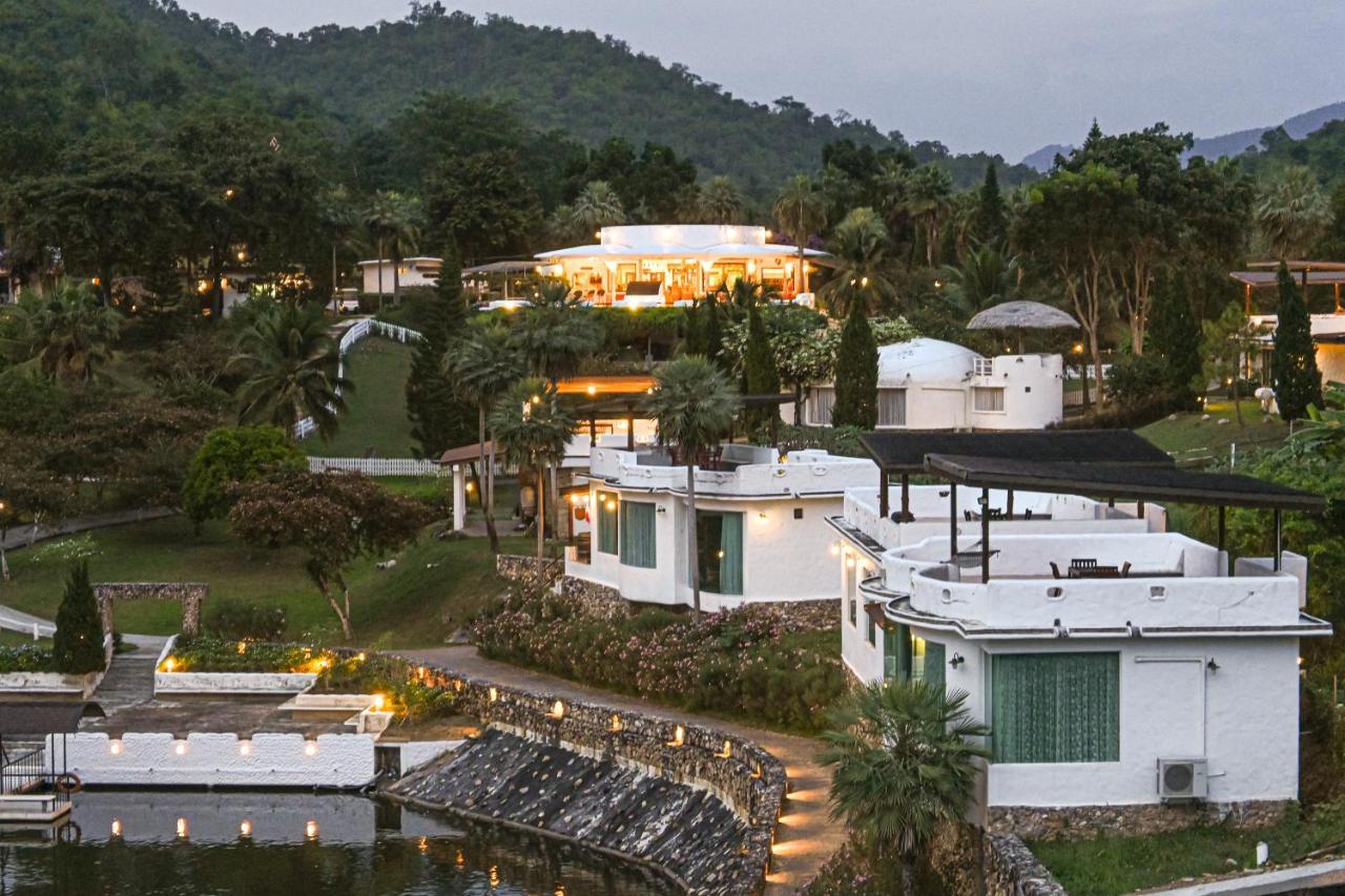 Swiss Valley Hip Resort Suan Phueng Ngoại thất bức ảnh