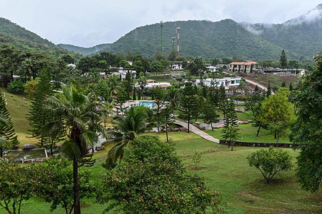 Swiss Valley Hip Resort Suan Phueng Ngoại thất bức ảnh