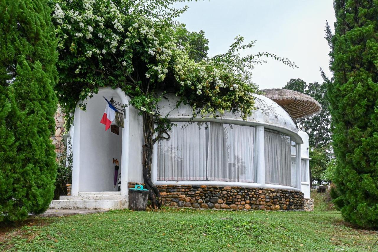 Swiss Valley Hip Resort Suan Phueng Ngoại thất bức ảnh