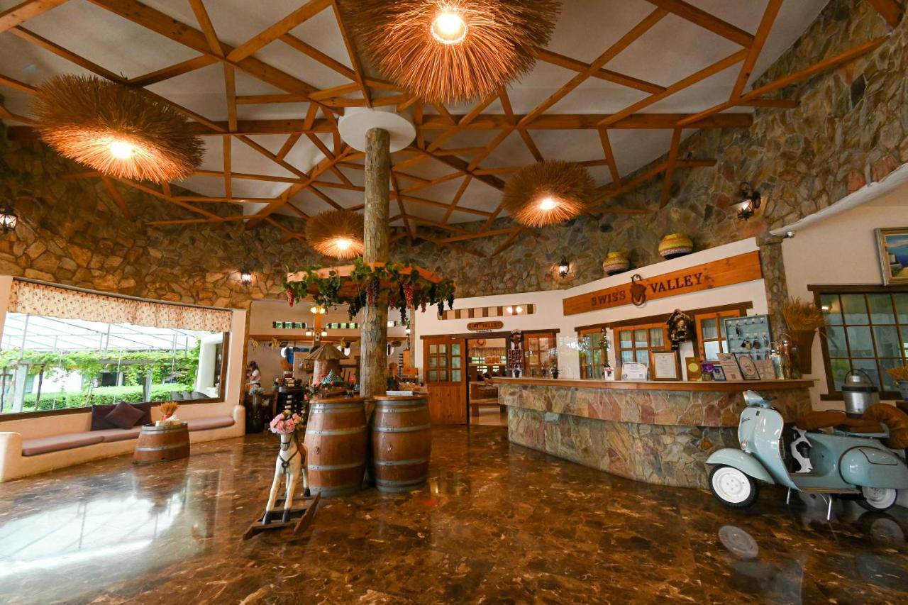 Swiss Valley Hip Resort Suan Phueng Ngoại thất bức ảnh
