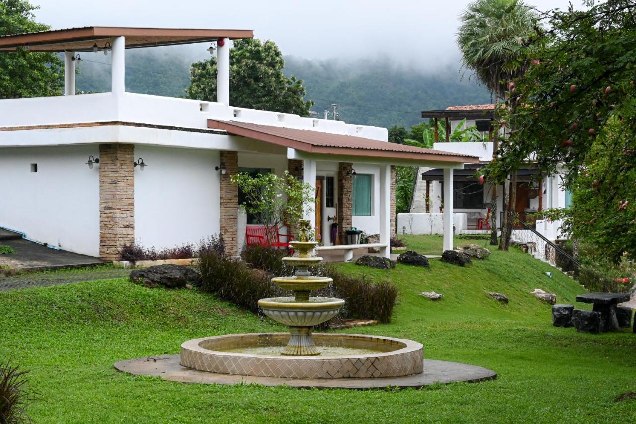 Swiss Valley Hip Resort Suan Phueng Ngoại thất bức ảnh