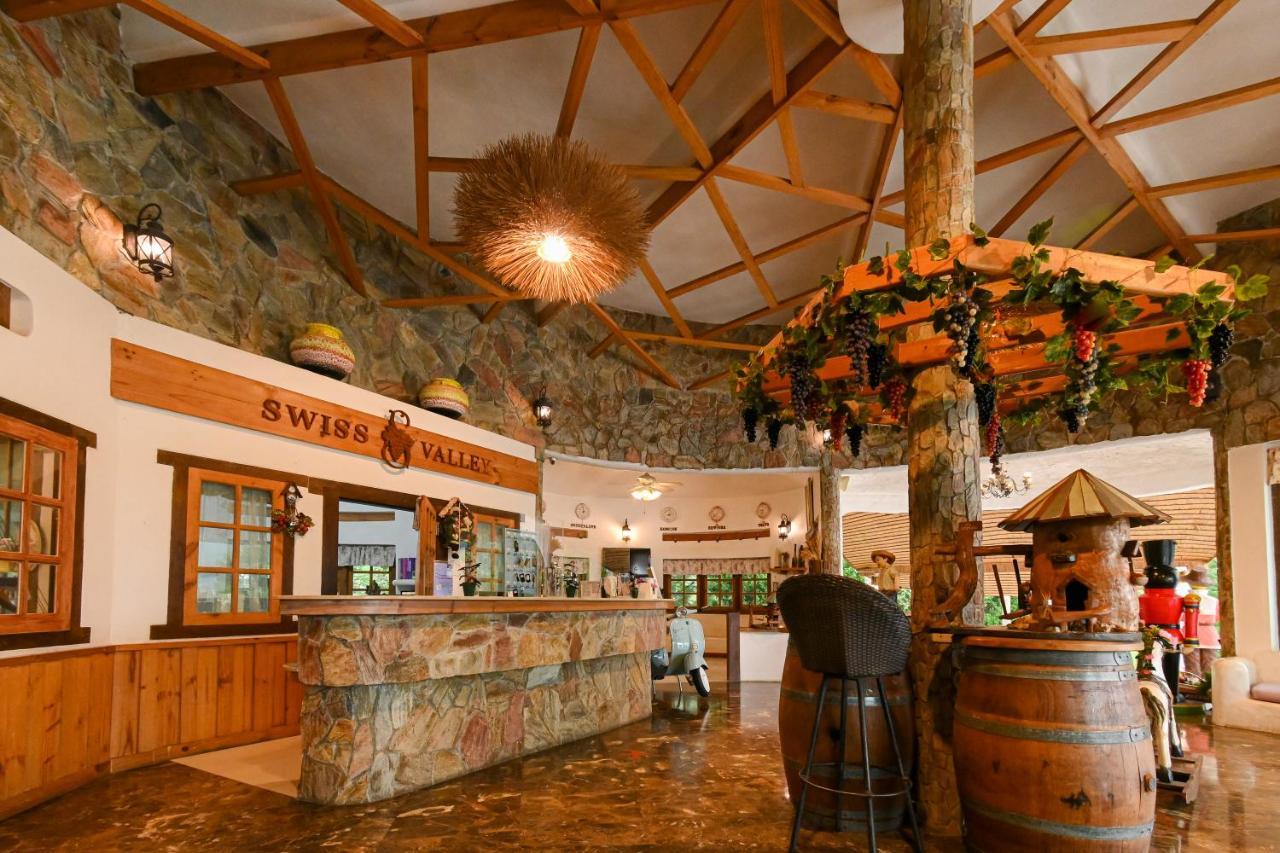 Swiss Valley Hip Resort Suan Phueng Ngoại thất bức ảnh