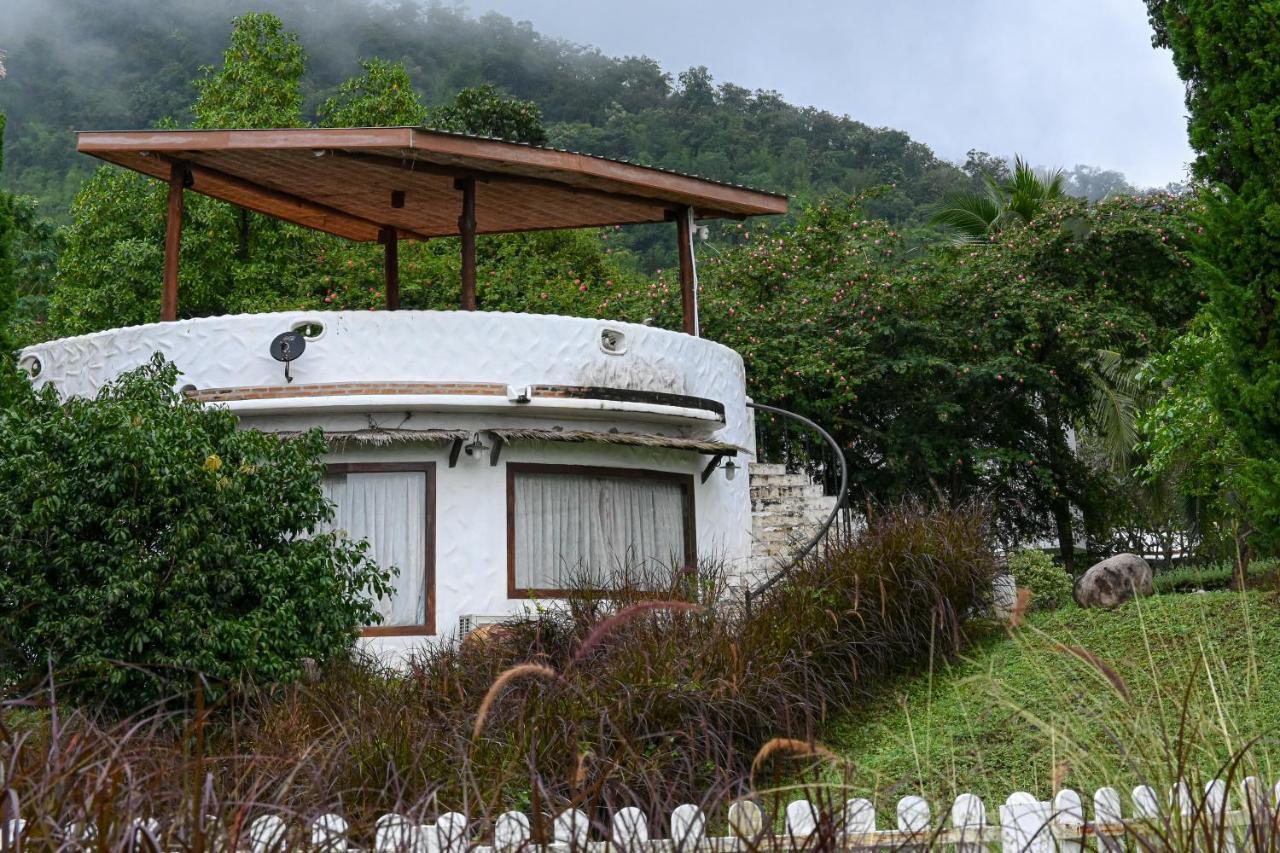 Swiss Valley Hip Resort Suan Phueng Ngoại thất bức ảnh